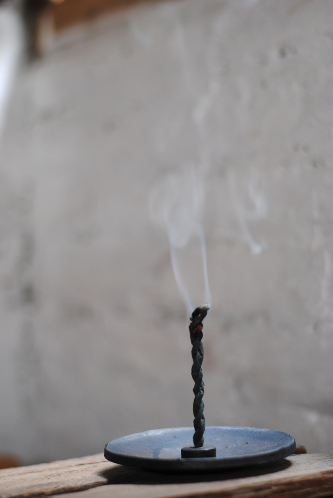 Black clay incense holder & Rope incense | Shop Update