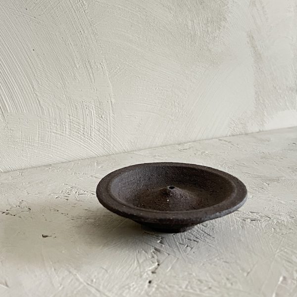 incense holder in raw brown - Piramide