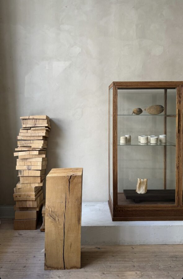 COLLECTORS CABINET by Dry Studios