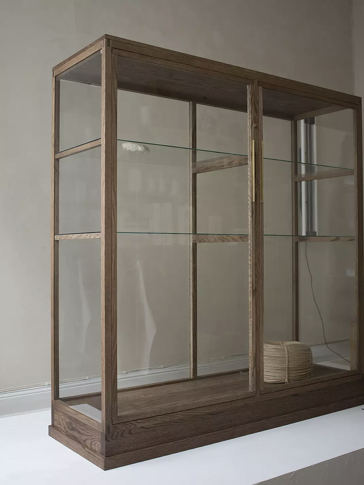 COLLECTORS-CABINET-1