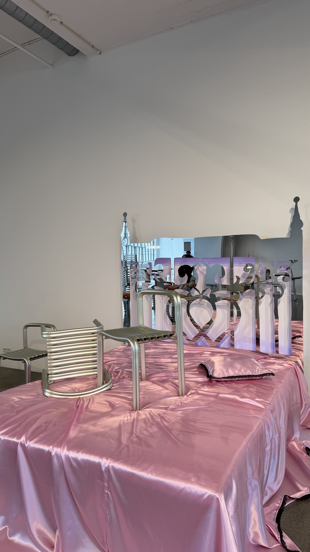 Spacon Honey moon suite with muuto chair Other-circle-during-3-days-of-design-2026-by-Vosgesparis